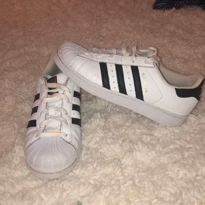 Adidas superstars